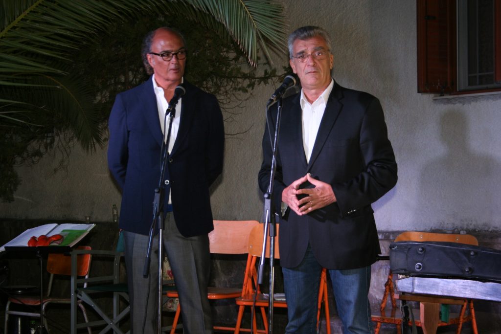 Ο Δήμαρχος Σπύρος Γαληνός ευχαρίστησε θερμά τον κ. Τζαν Ελγκίζ για την παρουσίαση της συλλογής του Μουσείου του, στη Μυτιλήνη 